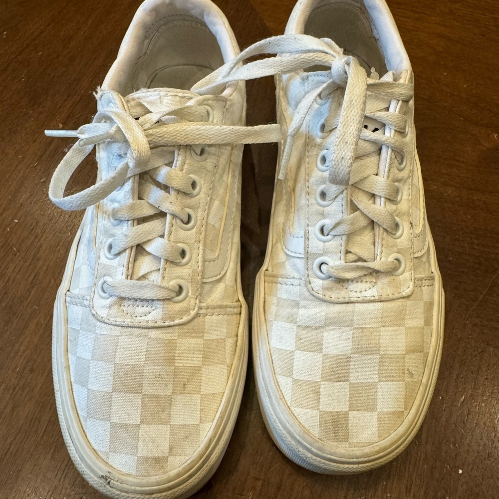 Women’s VANS Sneakers Size 7.5